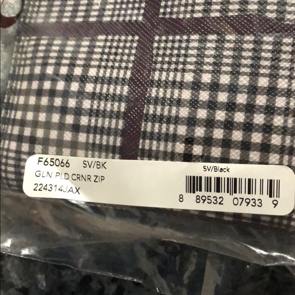 Coach Wristlet - Picture 3 of 8